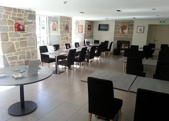 Hotel L'enclos Du Puy-mary 3*